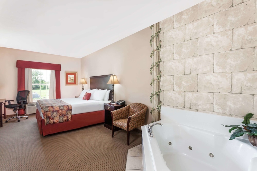 Comfort Inn and Suites Shelbyville KY 19/50