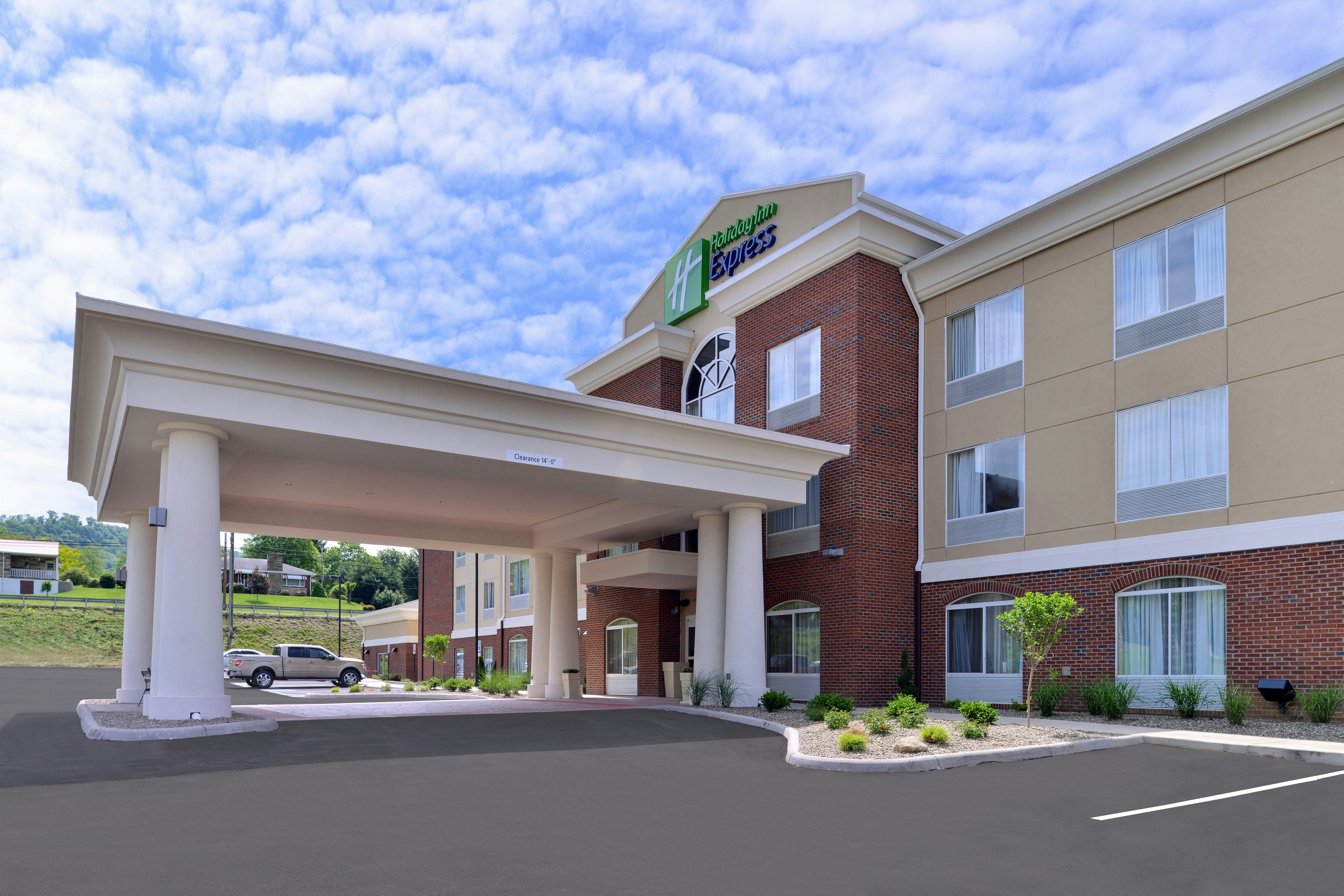 Holiday Inn Express & Suites New Martinsville 6/73