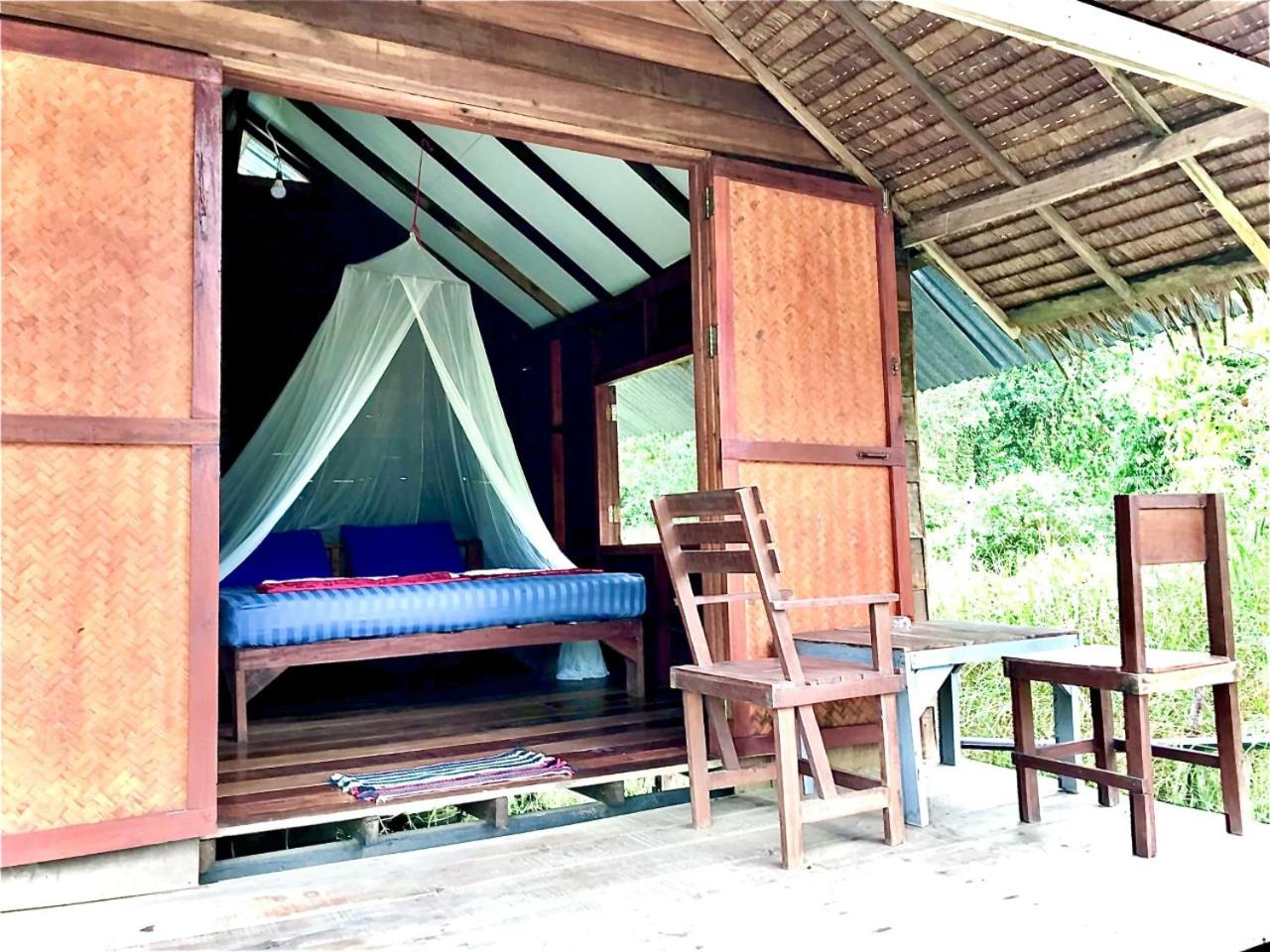 Frog Beach House 27/50