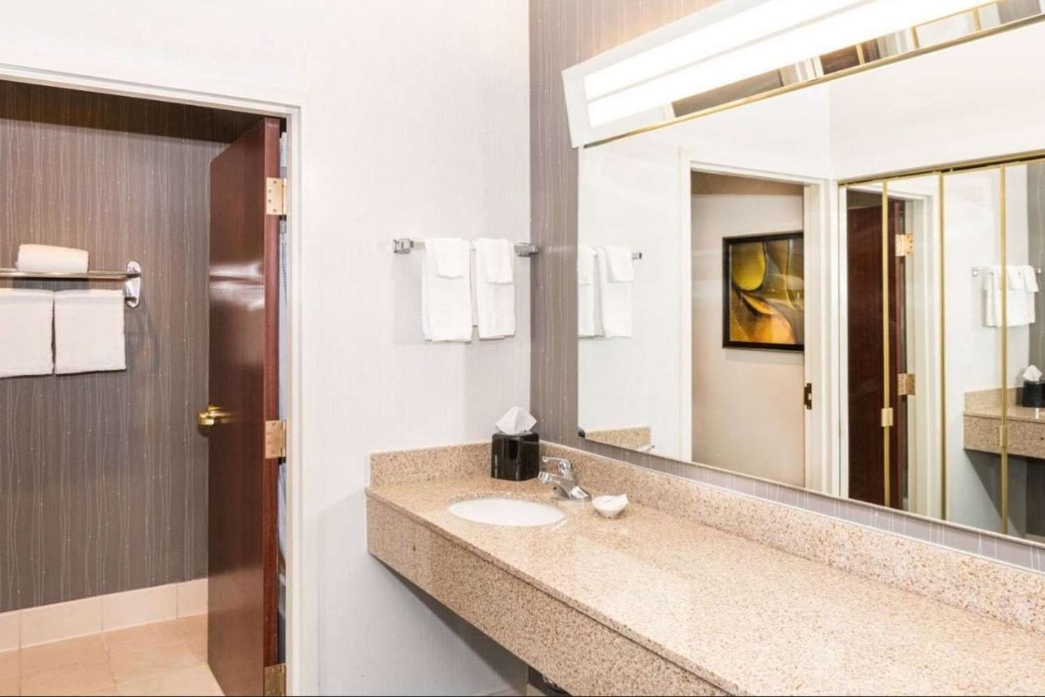 Country Inn & Suites by Radisson, Columbus-Edinburgh 16/20