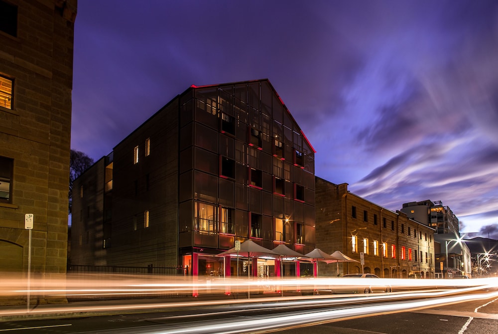 Salamanca Wharf Hotel 8/66