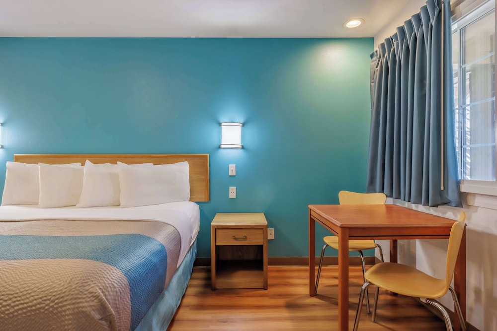 Motel6 Canby, OR 15/25