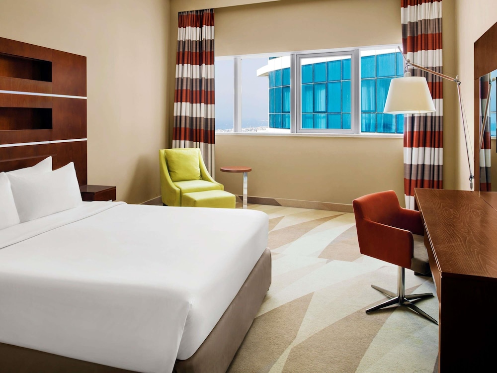 3 BEDROOMS, SUITE