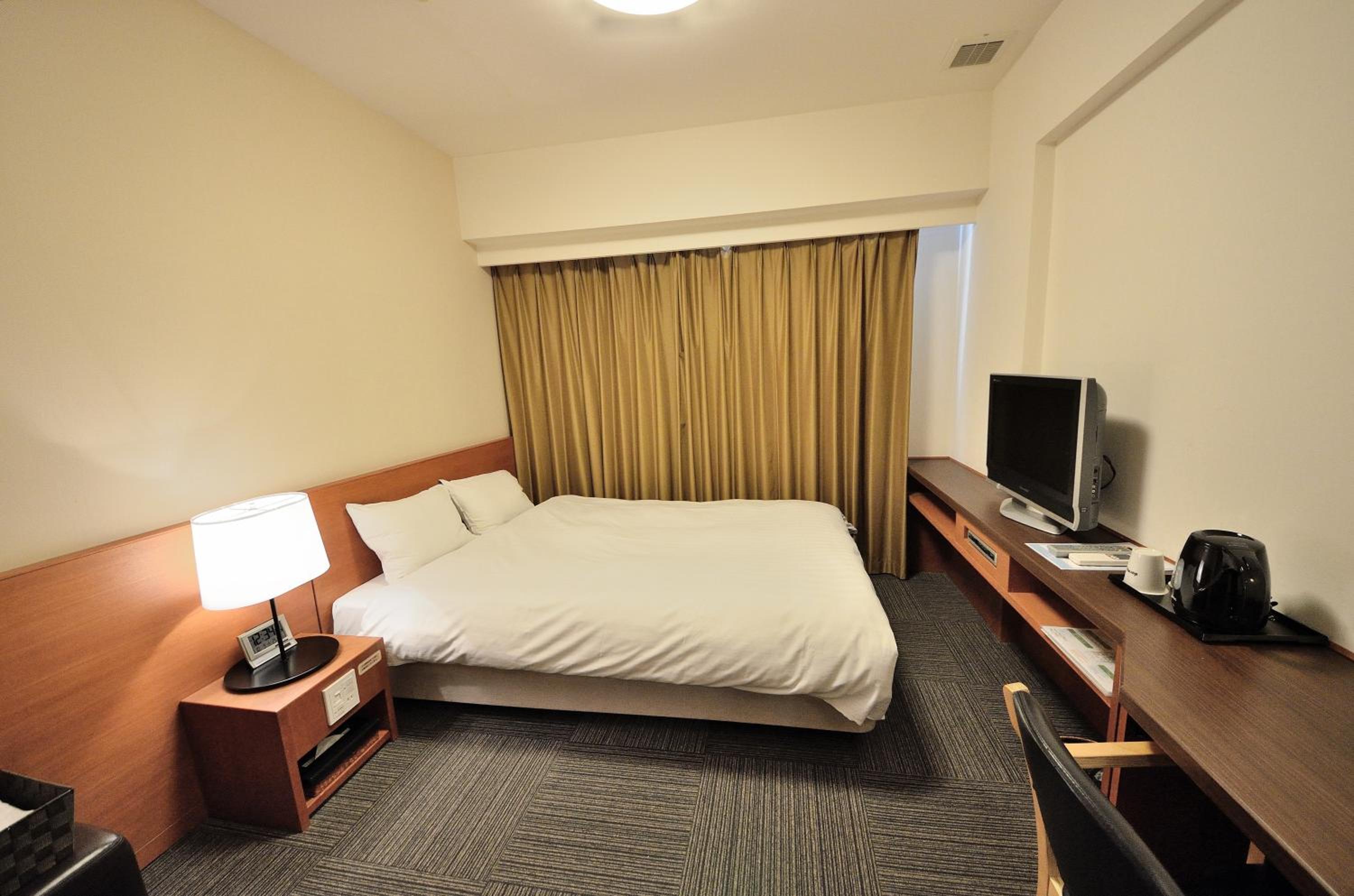 ROOM, DOUBLE BED, SMOKING