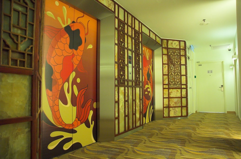 THE 5 ELEMENTS HOTEL 49/74