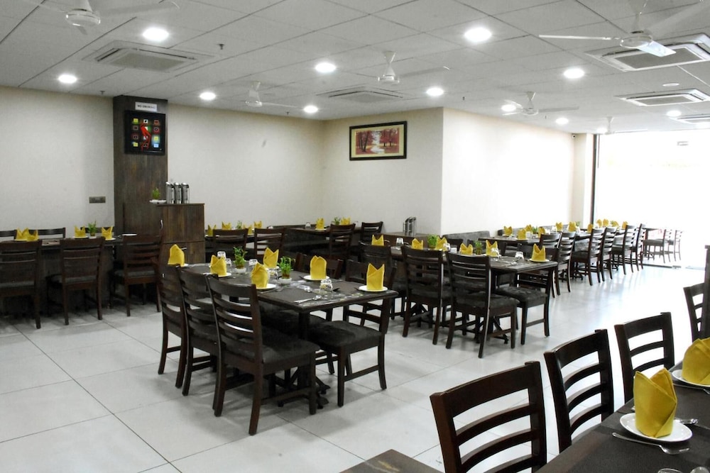 7 Apple Hotels Aurangabad 35/43