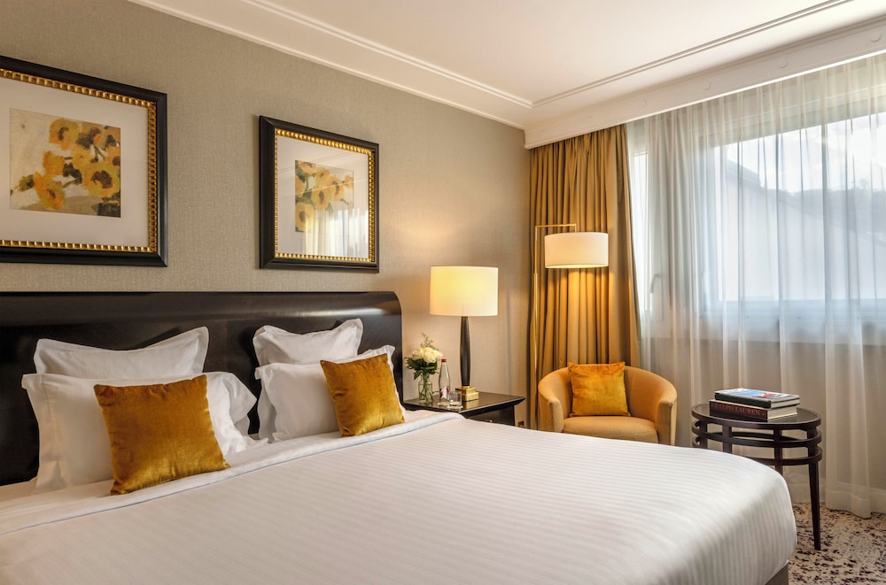 Warwick Paris Champs-Elysees 13/64