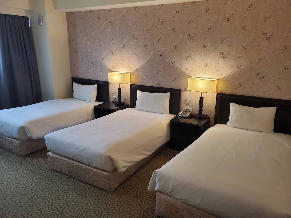 ROOM, TRIPLE, 3 BEDS