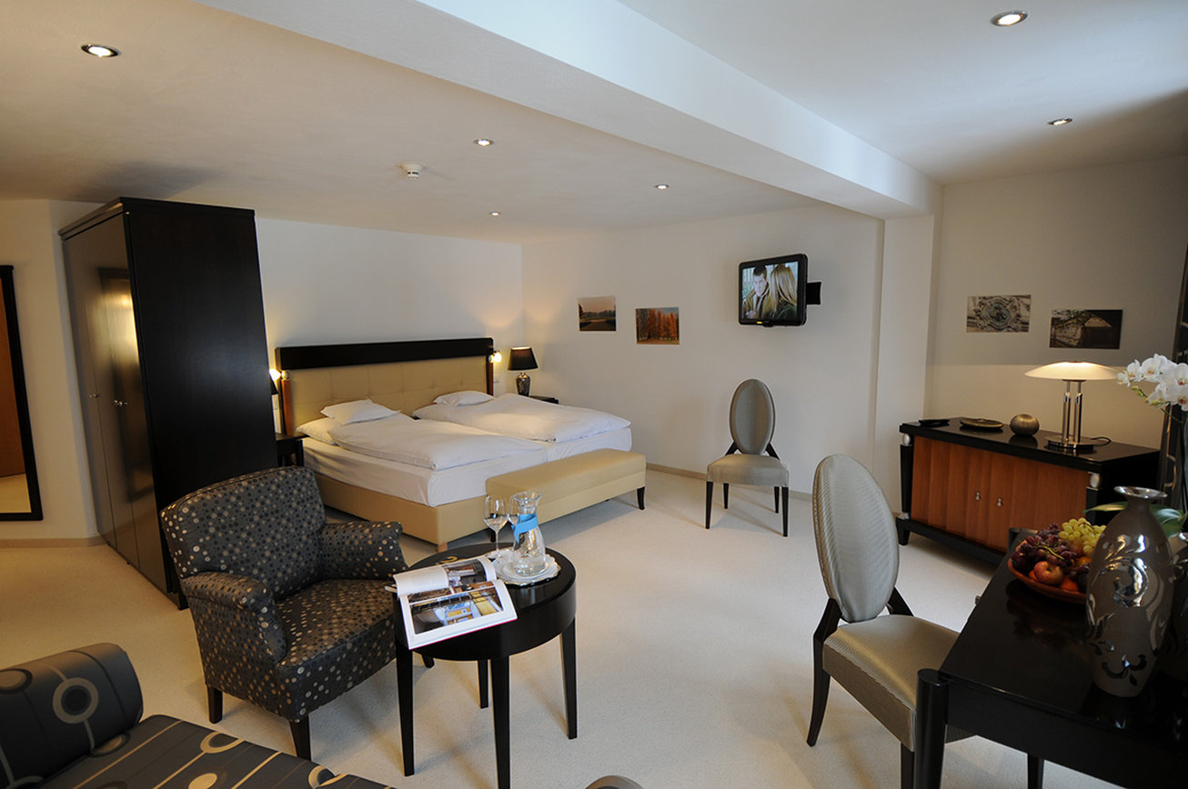 Waldhotel Doldenhorn 33/48