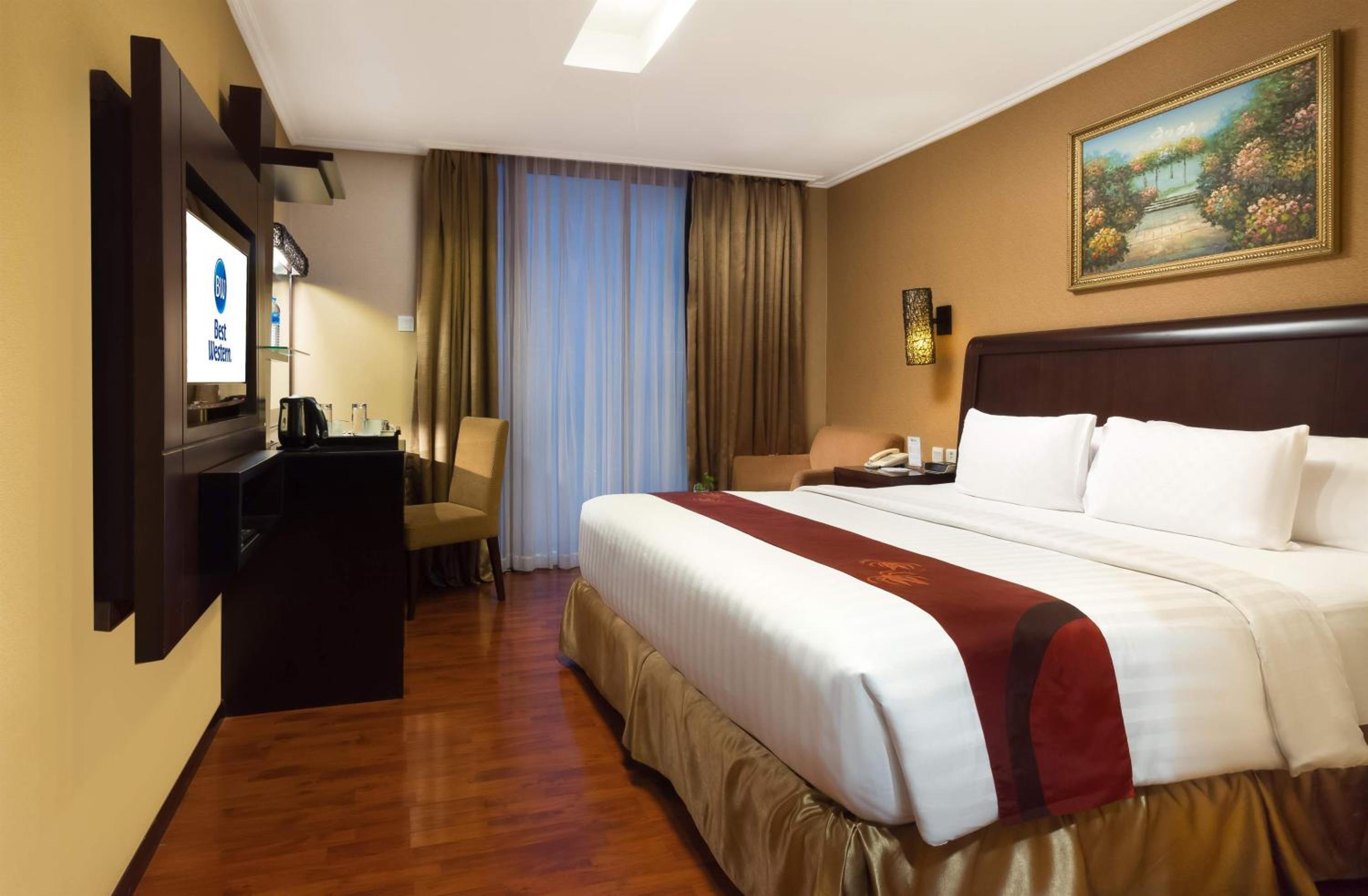 SUPERIOR, KING BED, CITY VIEW