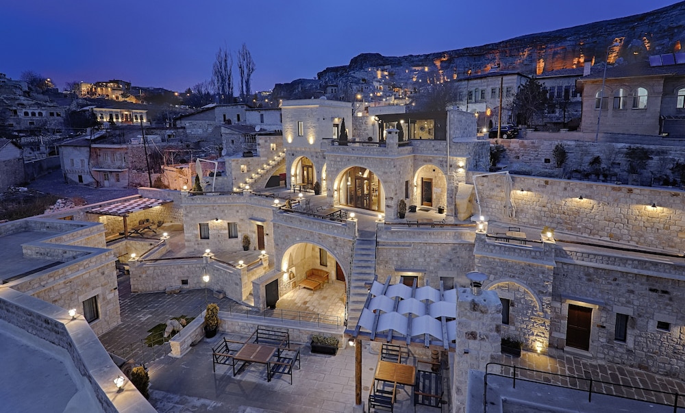 Solem Cave Suites 47/56