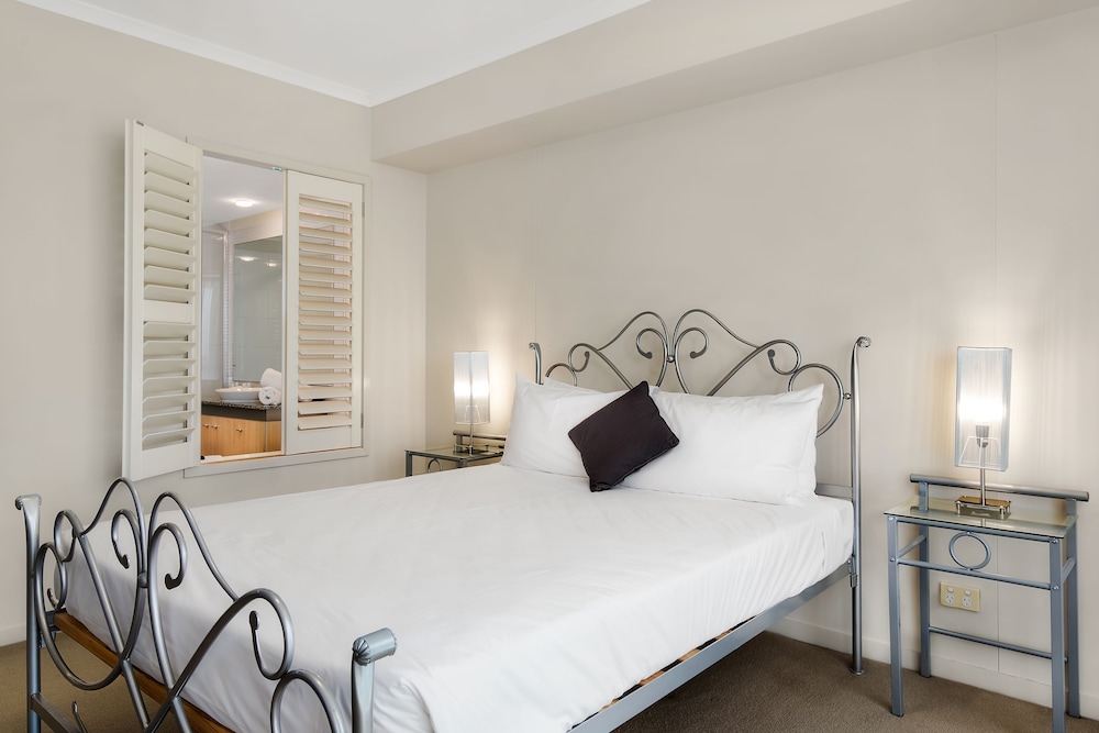 Pelican Waters Resort 25/68