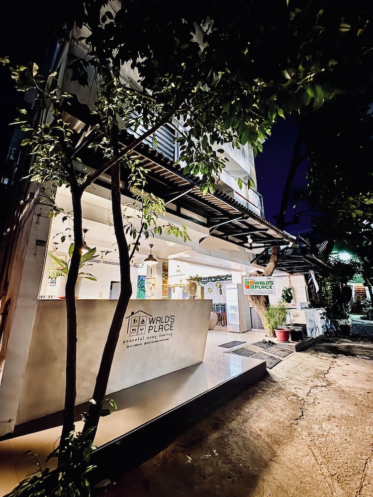 Wald s Place Boracay 20/24