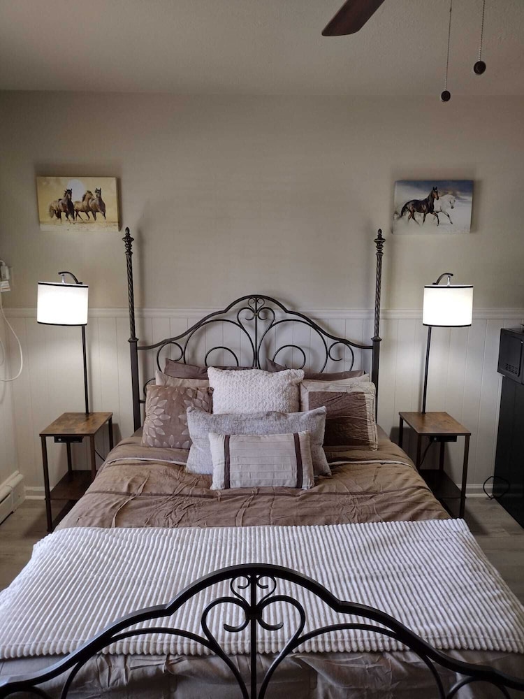 Shamrock Cove Inn 26/50