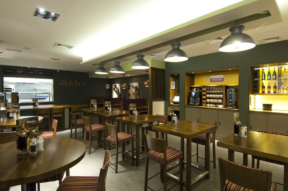 Premier Inn Leamington Spa Town Centre 33/54