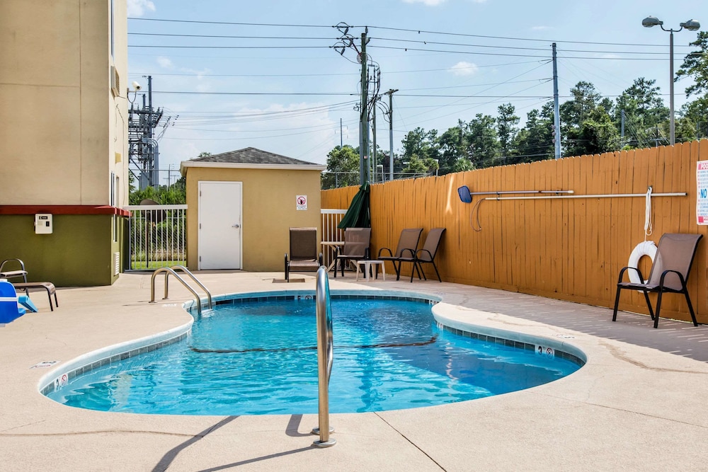 Econo Lodge Valdosta Mall Area 6/33