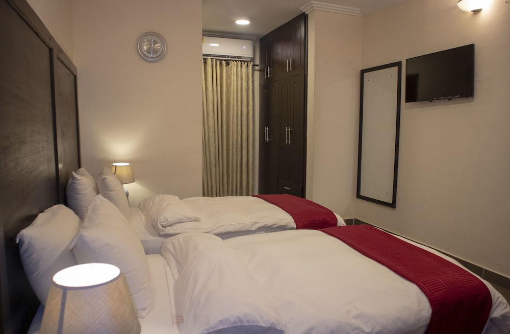 Ssnit Guest House 9/37