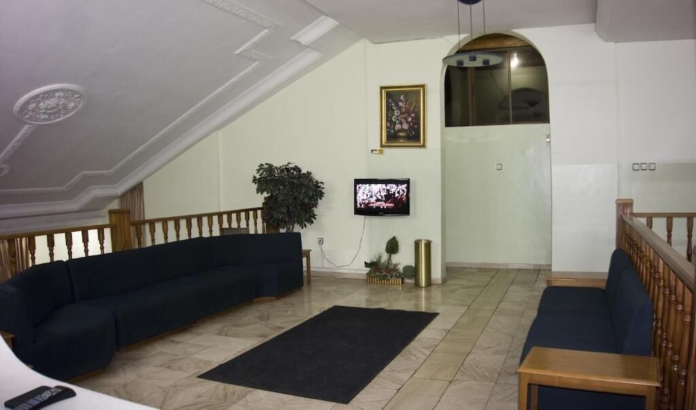 Sam's Cottage 6/50