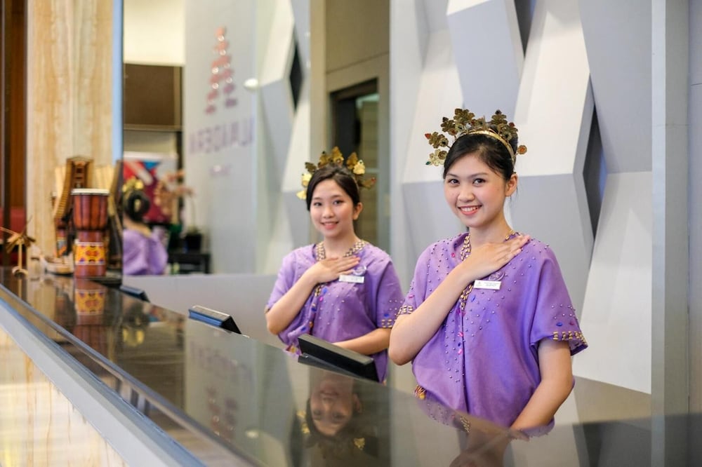 Almadera Hotel D H Quality Plaza Hotel Makassar 7/52
