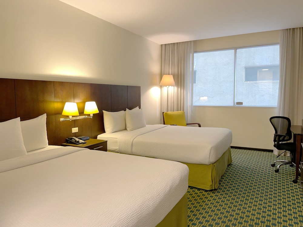 Room, 2 Queen Beds, Partial View