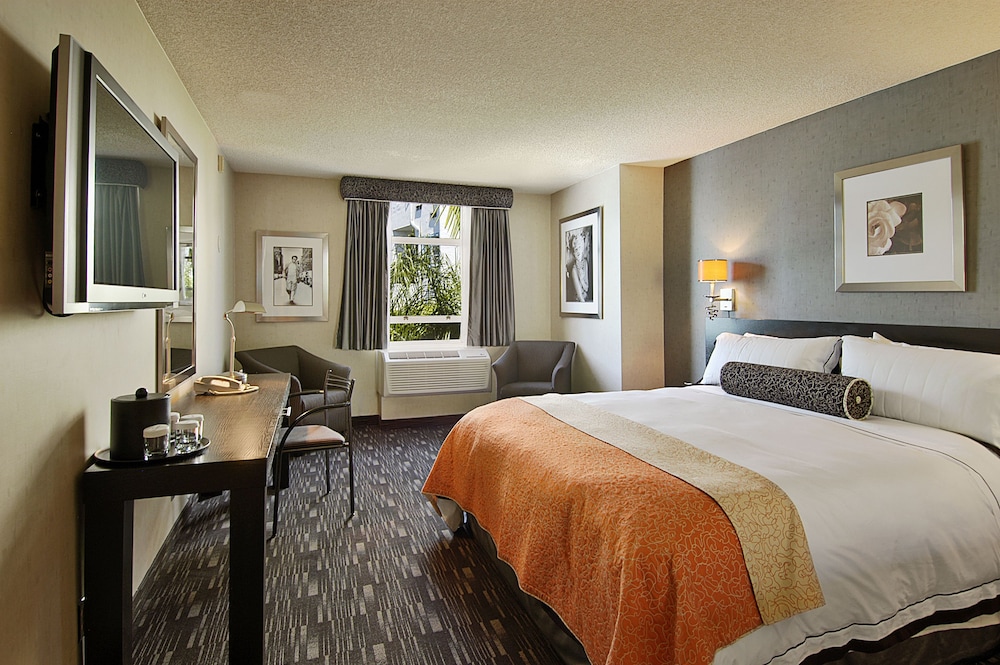 Room at Ramada Plaza By Wyndham West Hollywood Hotel & Suites, WEST HOLLYWOOD - CA