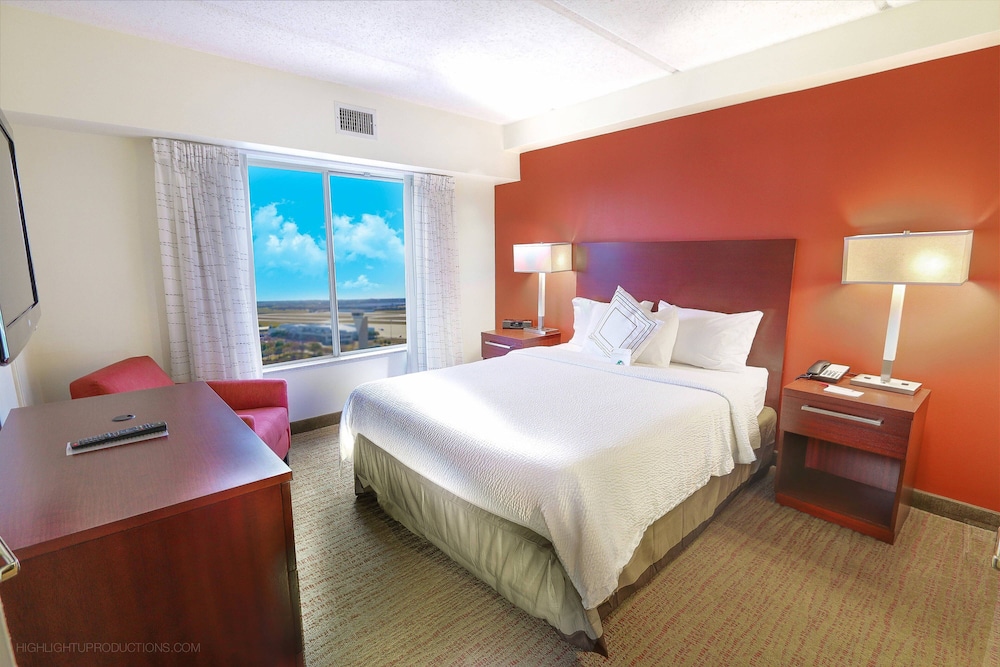 جناح بسرير كوين بغرفة نوم واحدة مع أريكة، Residence Inn by Marriott Fort Worth Alliance Airport 2/6