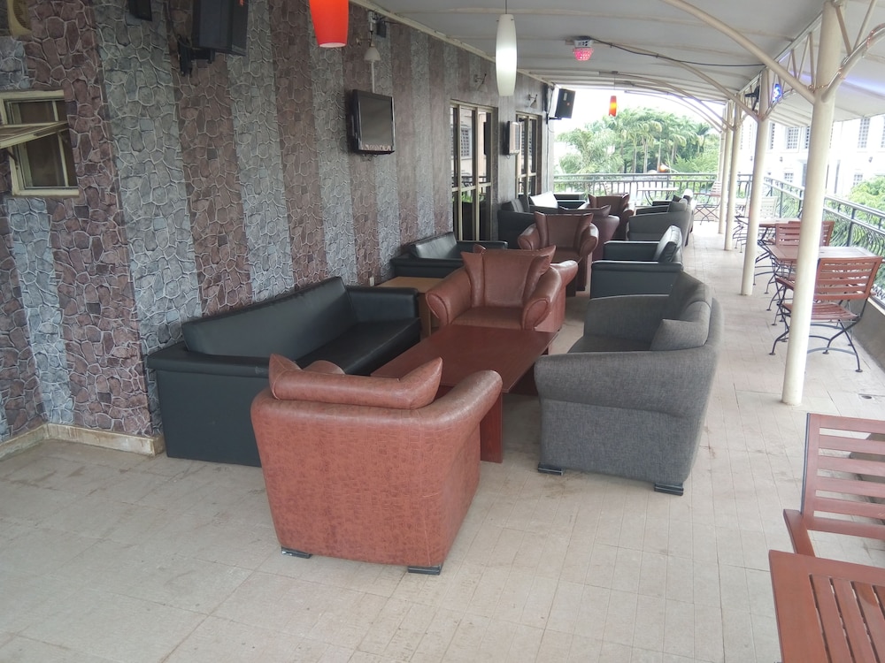 Zeina Suites Abuja 24/47