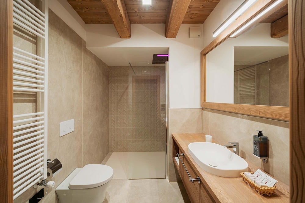 Royal Hotel Cortina 33/39