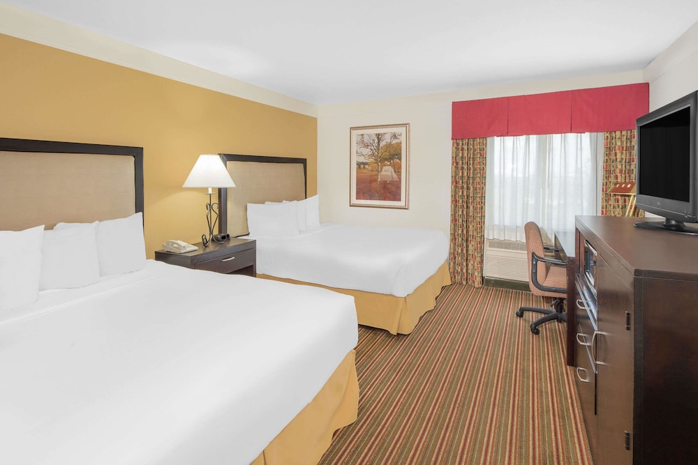Baymont by Wyndham Litchfield 9/29
