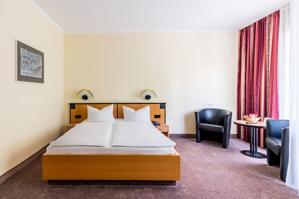 Azimut Hotel Dresden 9/66