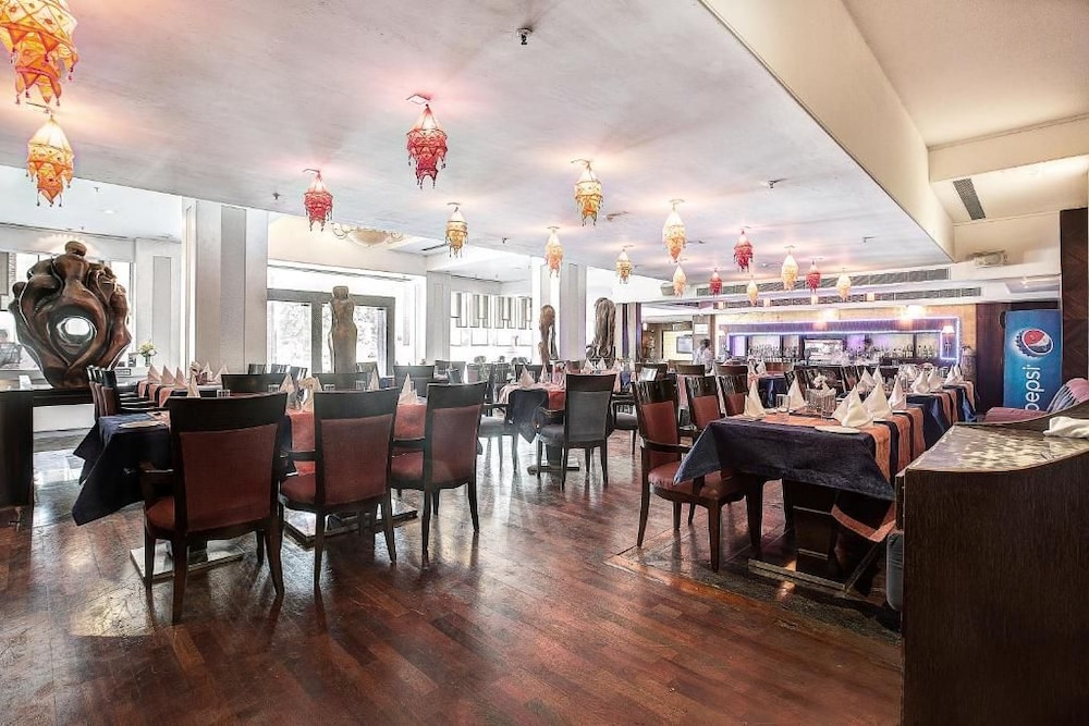 Hotel Western Court Panchkula 42/50