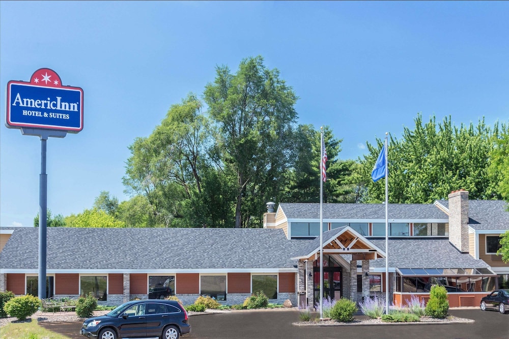 AmericInn by Wyndham Chippewa Falls 1/44