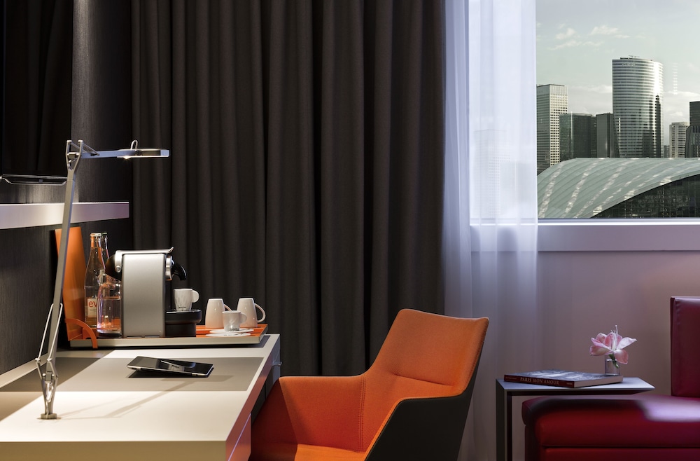 Pullman Paris La Defense Hotel 61/69