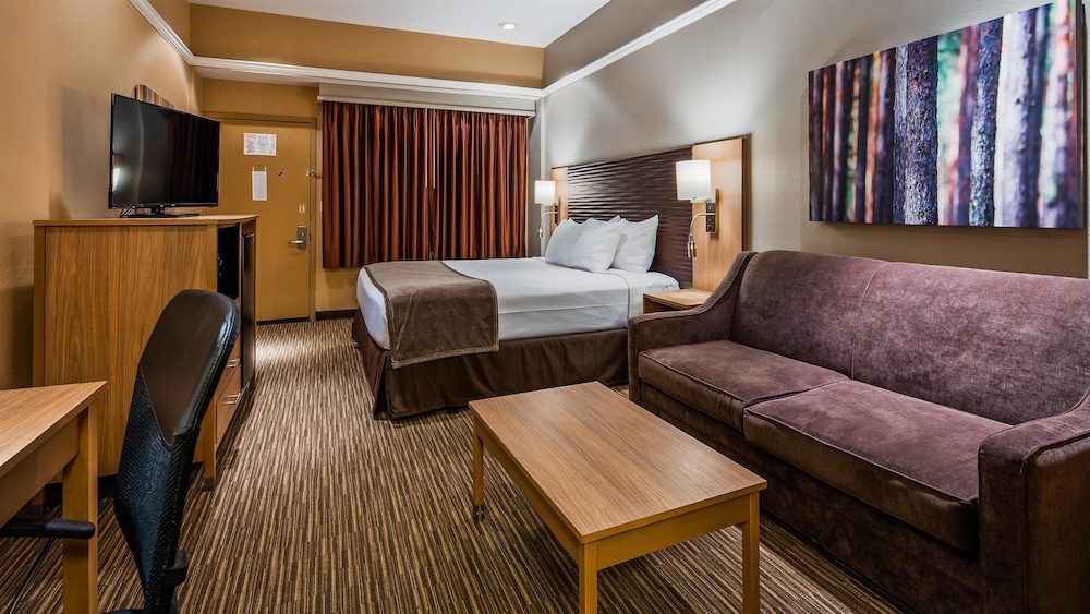 Best Western Plus Landing View Inn & Suites 19/51