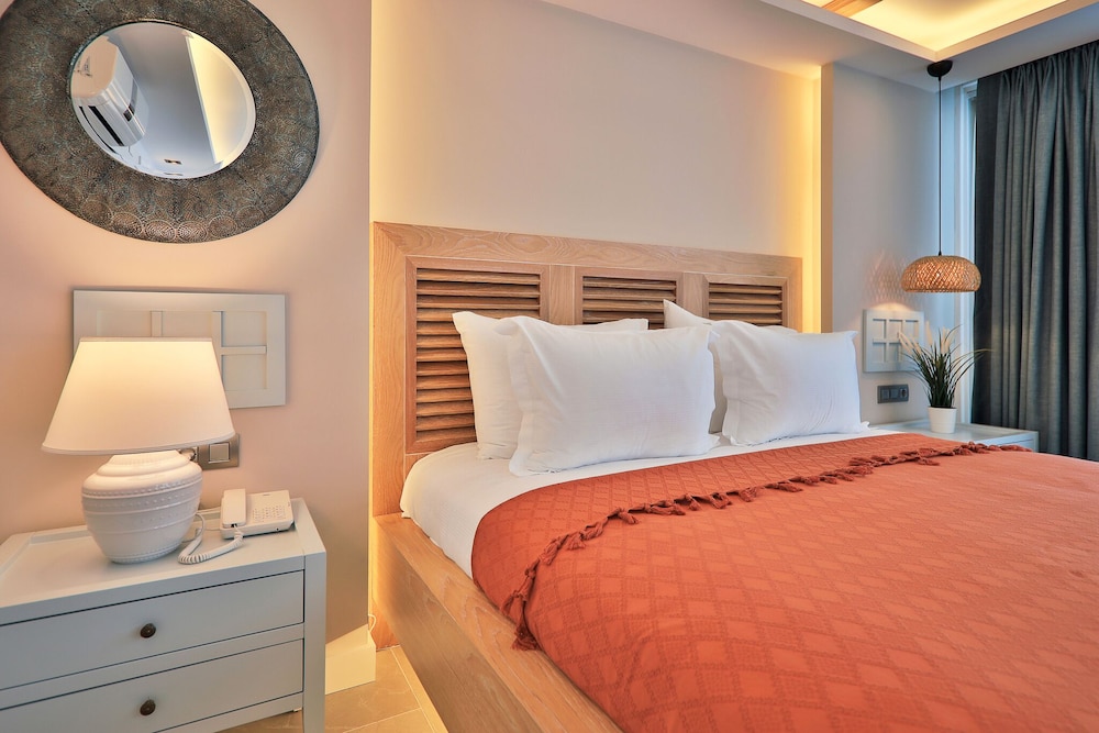 Kalkan Saray Suites Hotel 10/74