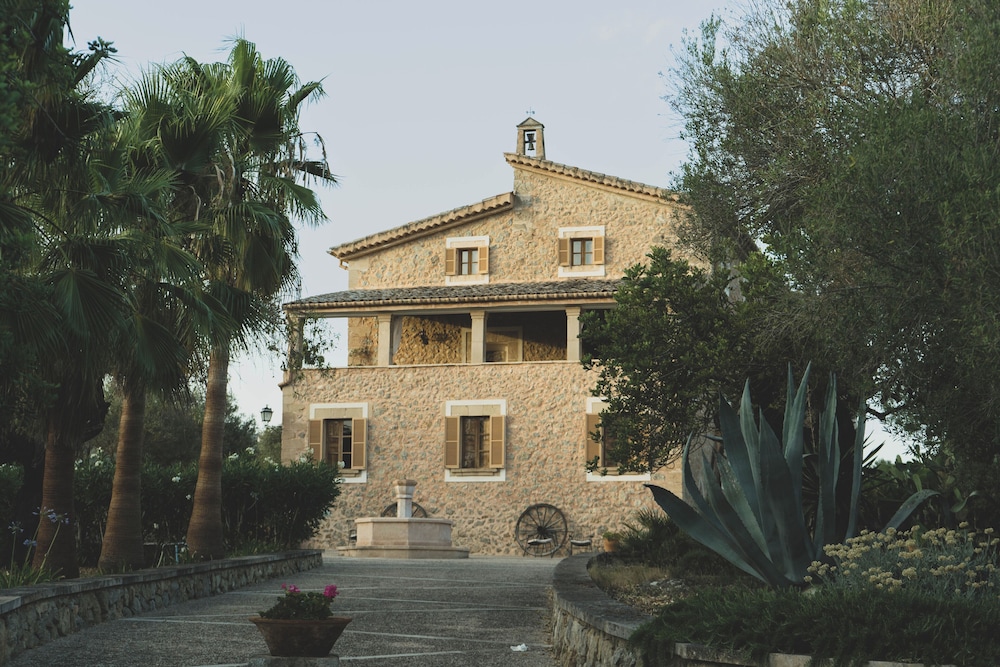 Finca Hotel Can Estades 9/63