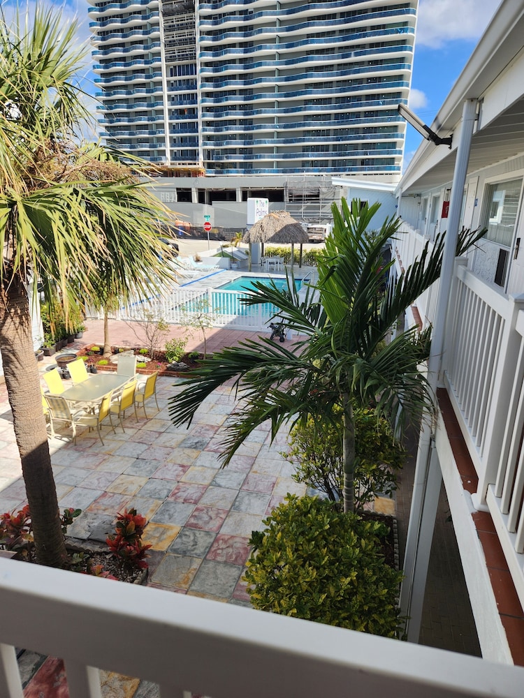 The Palms On Ocean 64/69