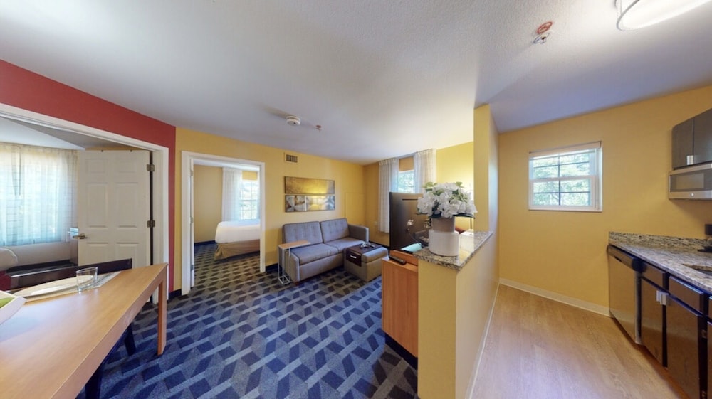 The Residences at Tewksbury (ex. Towneplace Suites By Marriott Boston Tewksbury) 24/31
