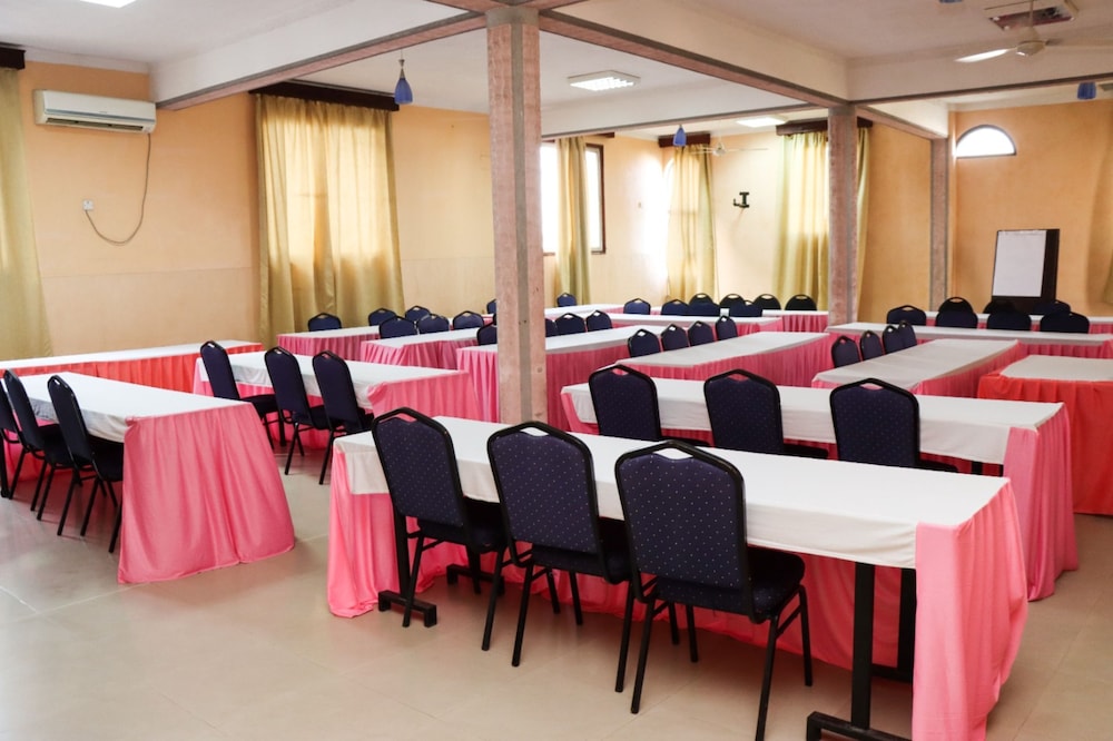 Darajani Hotel Ltd 32/50