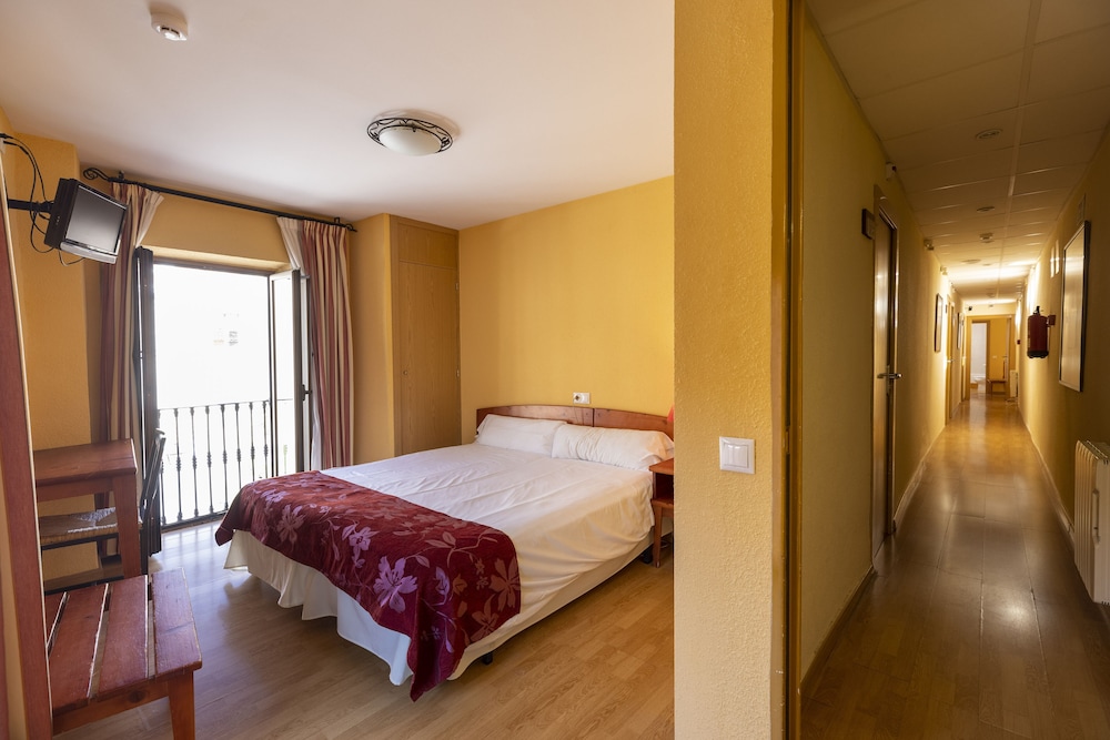 Hostal Restaurante Puerta del Alcázar 24/61