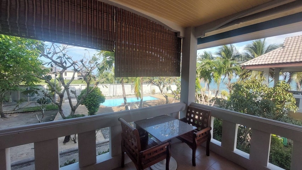 Krisada Beach Resort 37/56