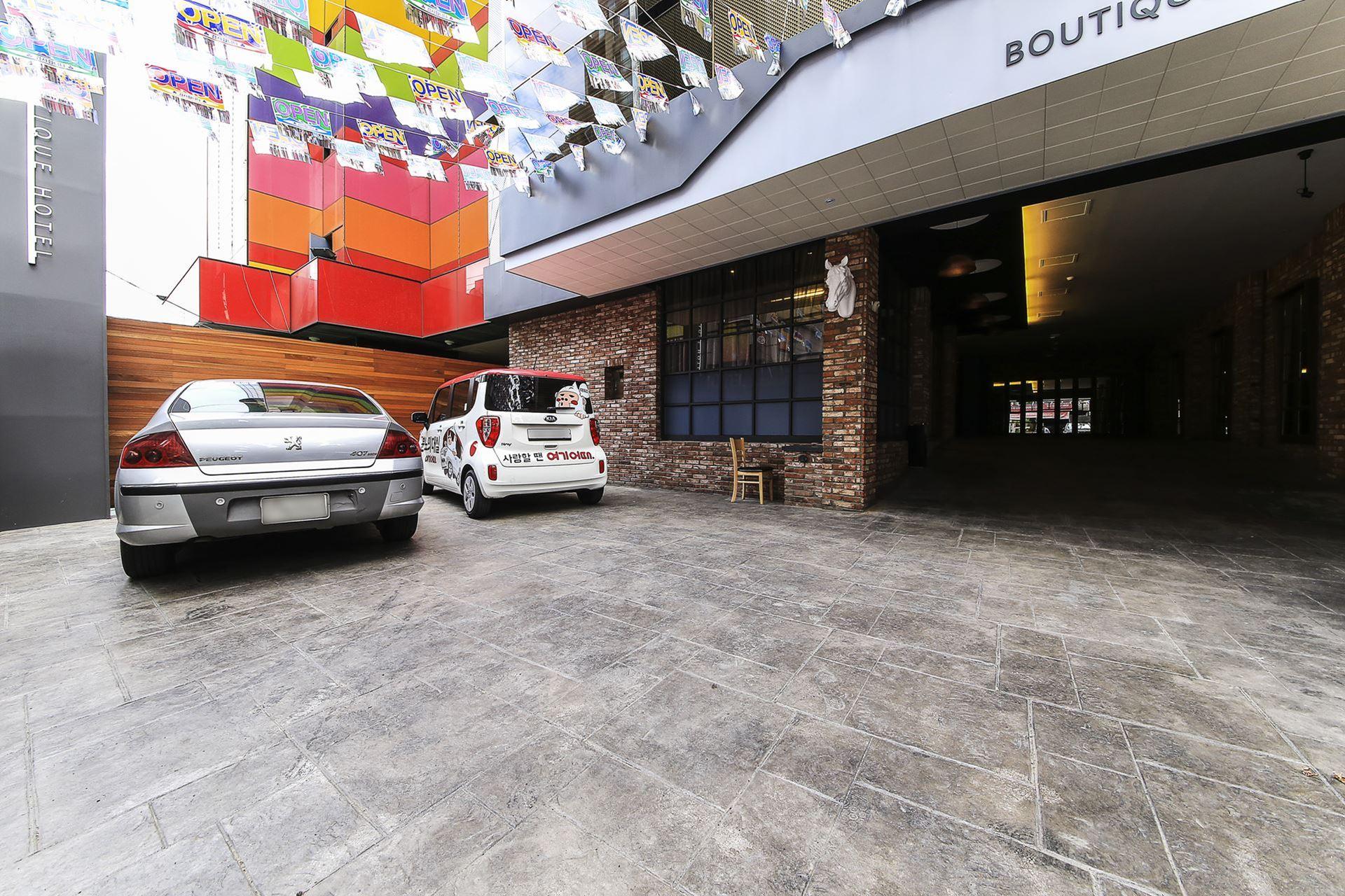 Lime Hotel 76/83