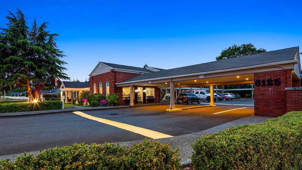 Best Western Lakewood 1/38