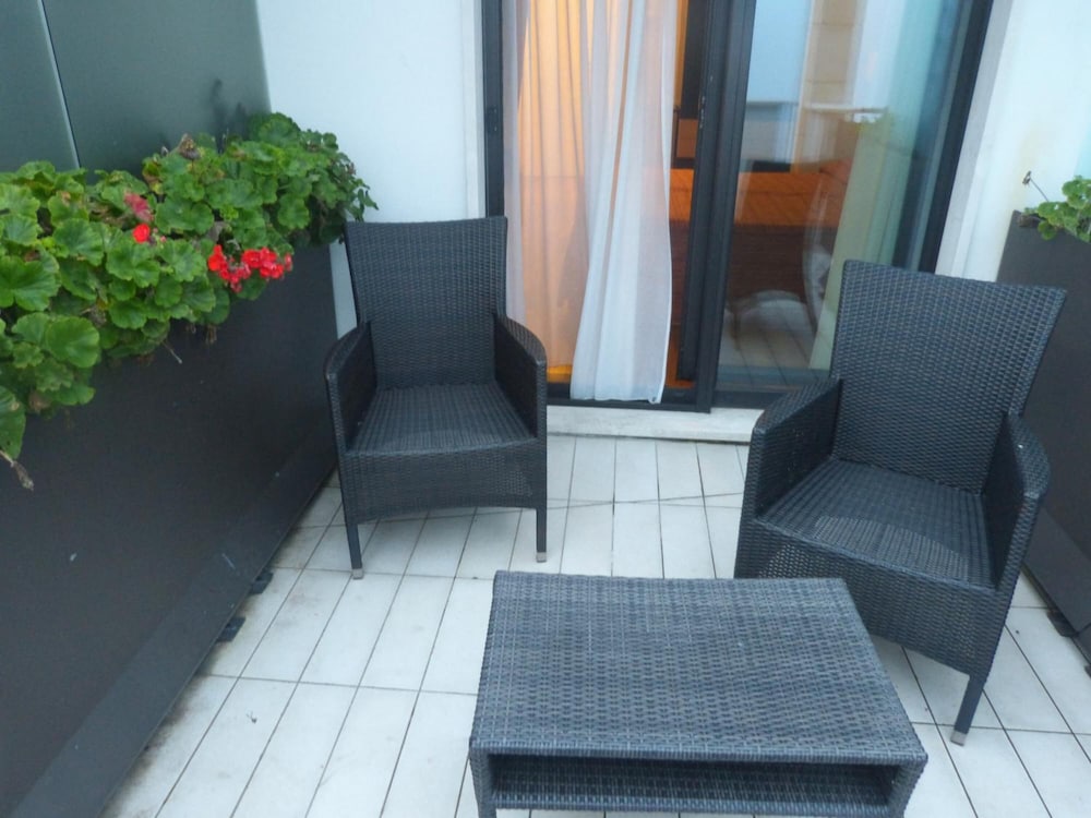 Hotel Joli 49/68