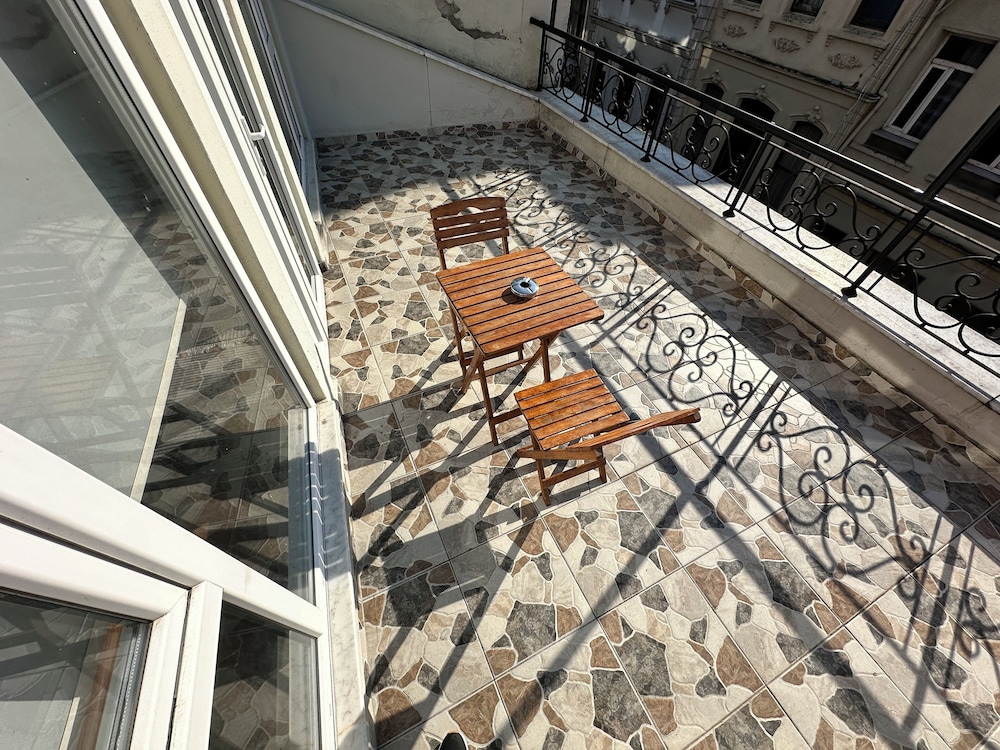 NEW PERA HOTEL 30/59