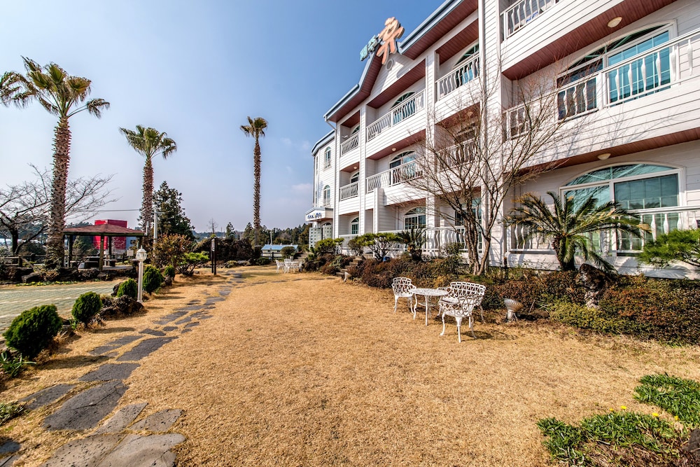 Jungmun Jejuhue Pension 38/44