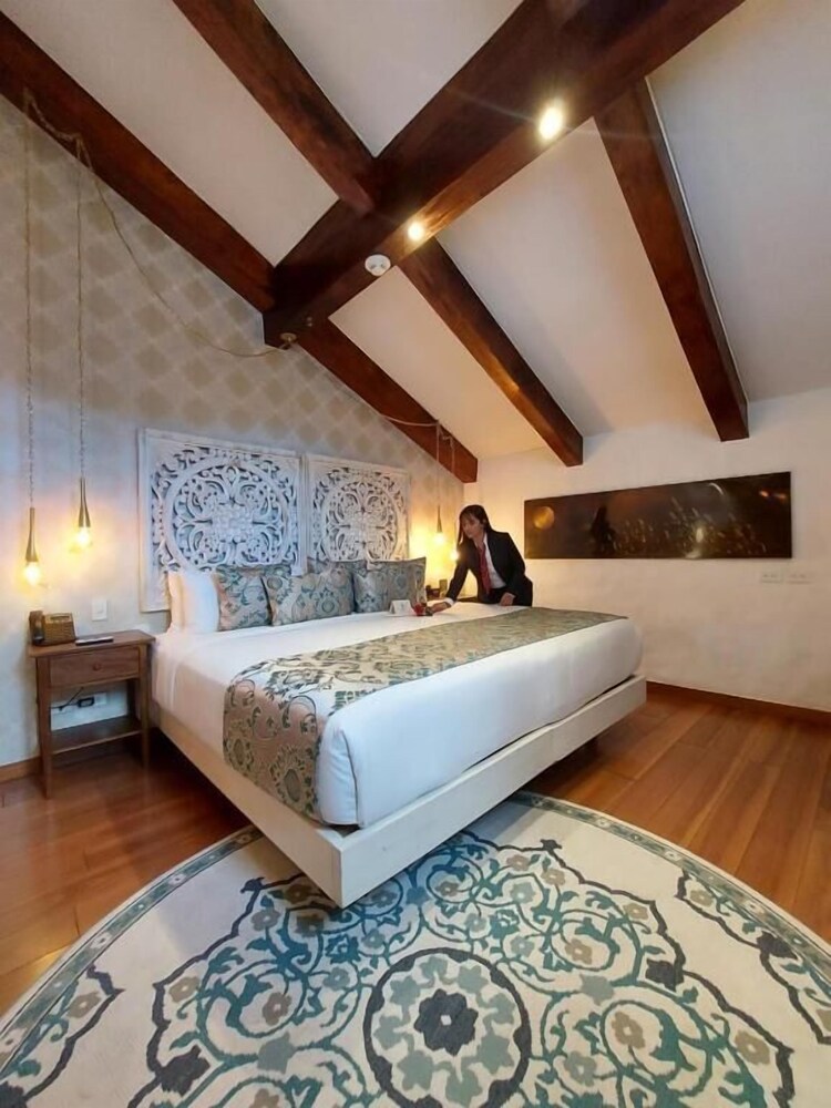 PREMIUM, DOUBLE OR TWIN BED