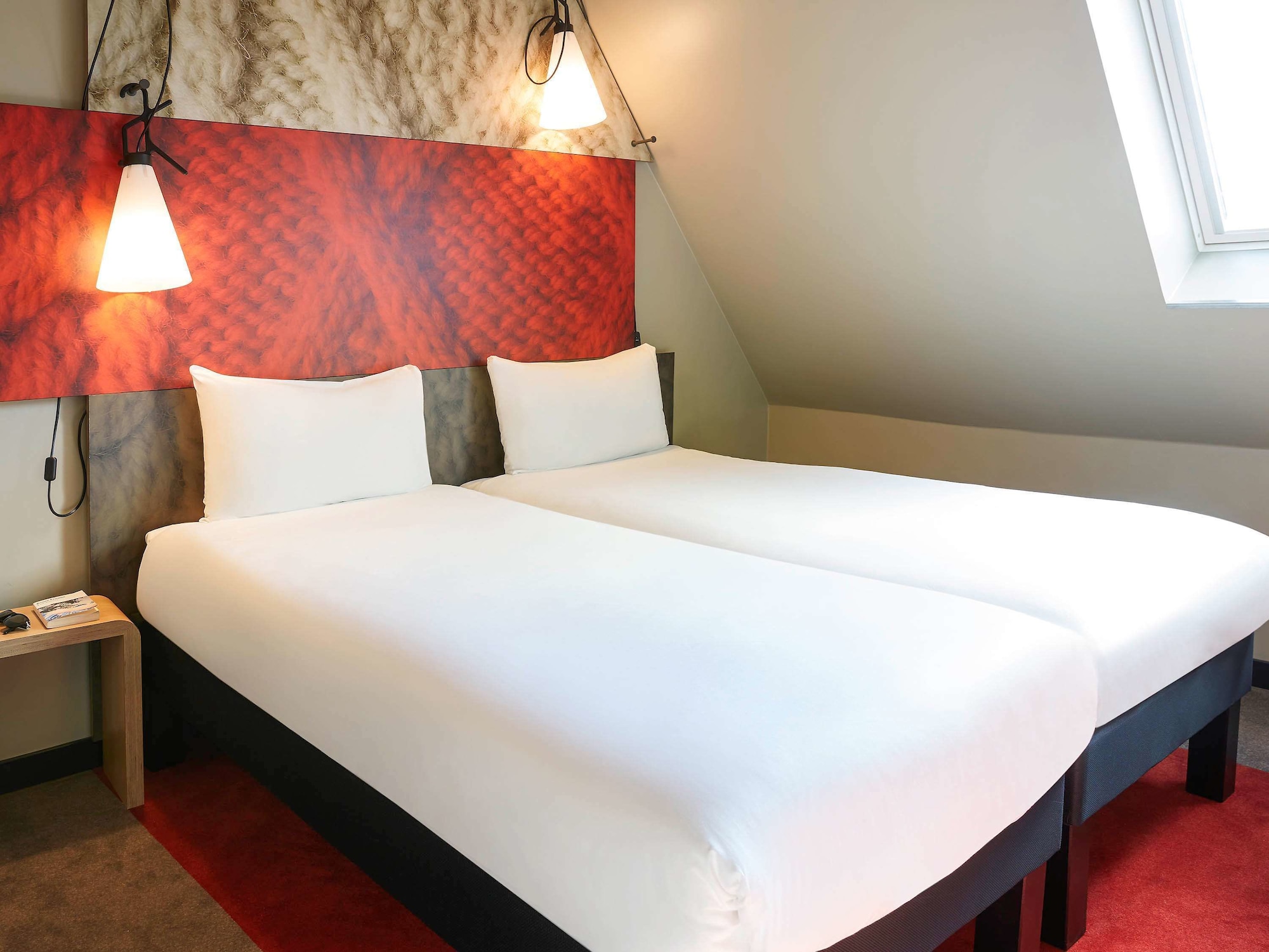 STANDARD, TWIN BEDS