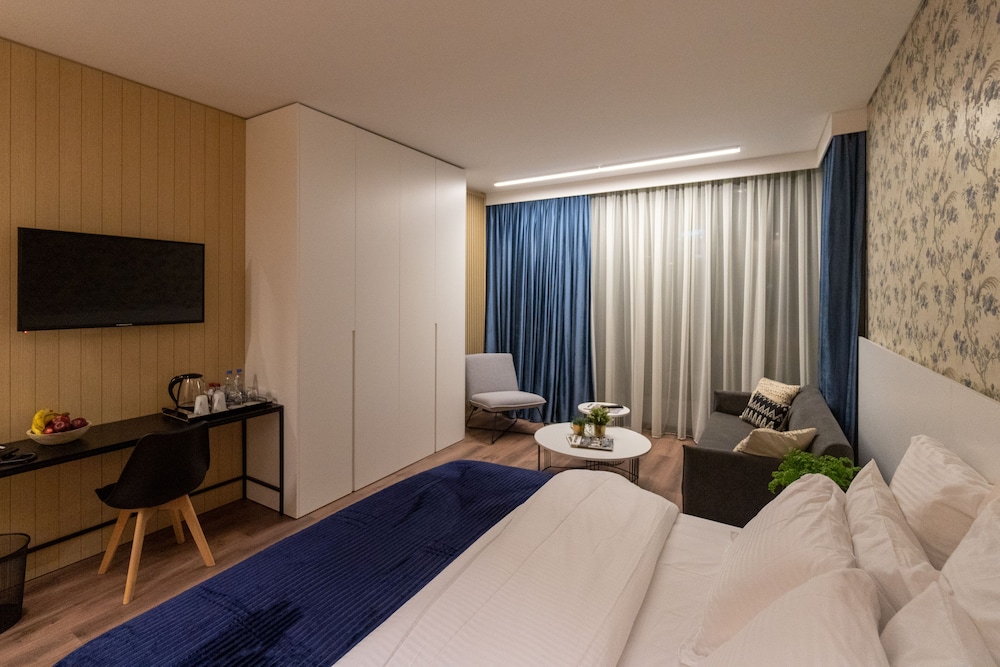 Votre Hotel 24/68