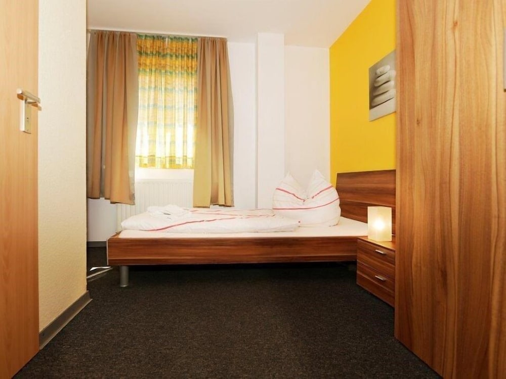 Hotel Goldener Hahn 10/31